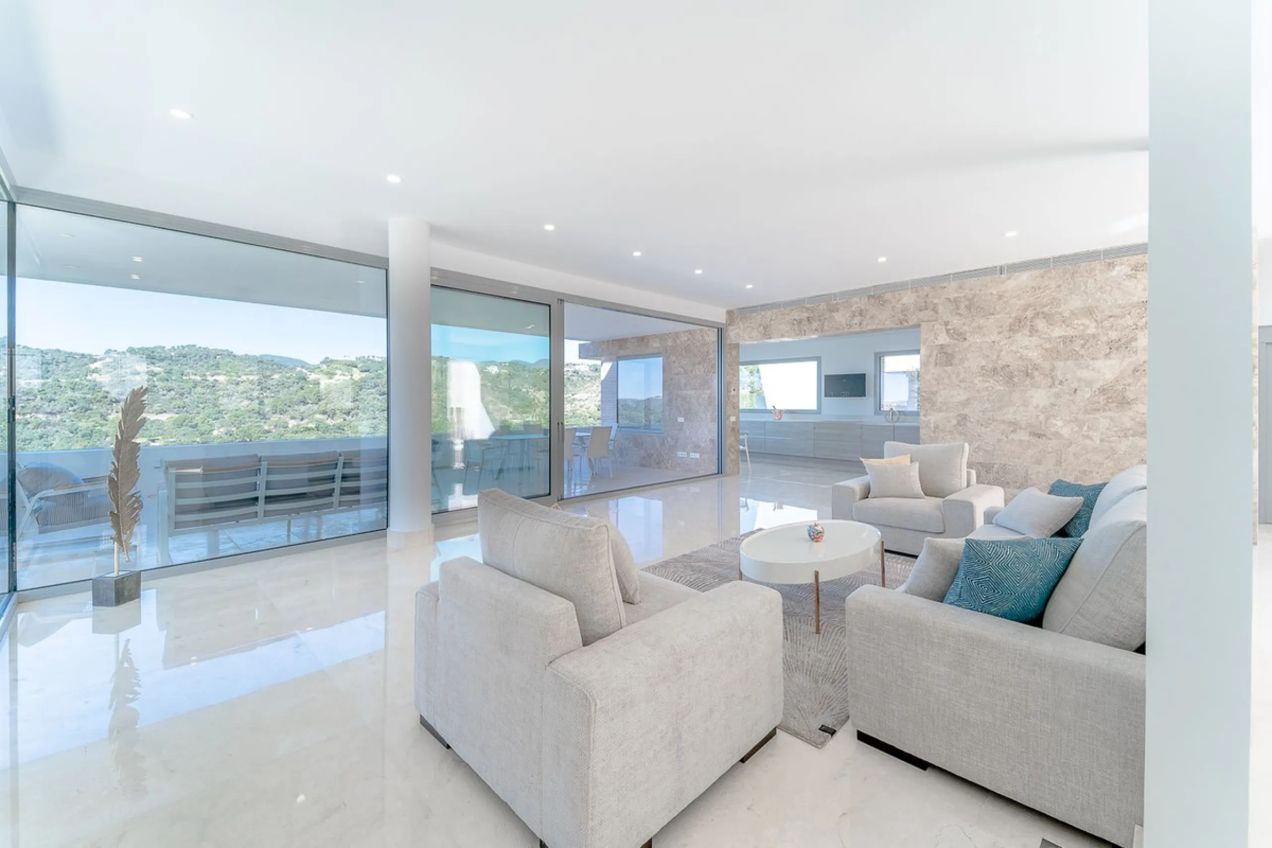 Newly built contemporary villa, finished on two floors plus basement, plus roof top, accessible by stairs and elevator. It is located in a natural environment, surrounded by golf and mountain, providing nice open views to those, panoramic sea view from th