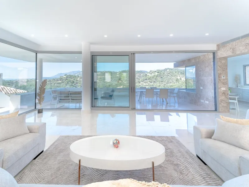 Newly built contemporary villa, finished on two floors plus basement, plus roof top, accessible by stairs and elevator. It is located in a natural environment, surrounded by golf and mountain, providing nice open views to those, panoramic sea view from th