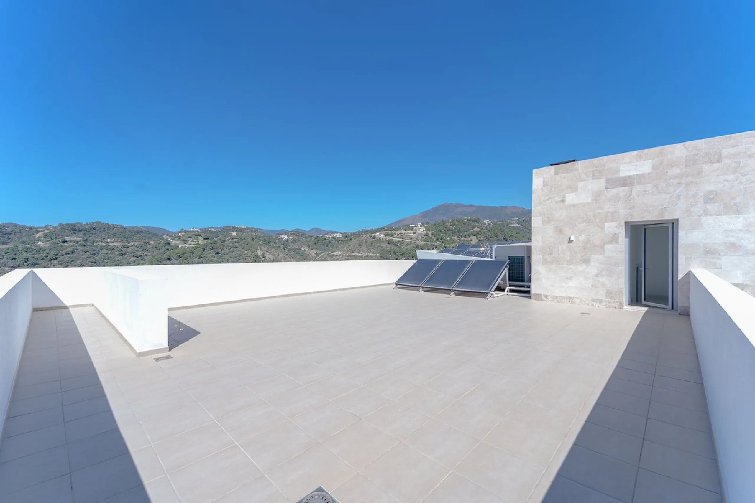Newly built contemporary villa, finished on two floors plus basement, plus roof top, accessible by stairs and elevator. It is located in a natural environment, surrounded by golf and mountain, providing nice open views to those, panoramic sea view from th