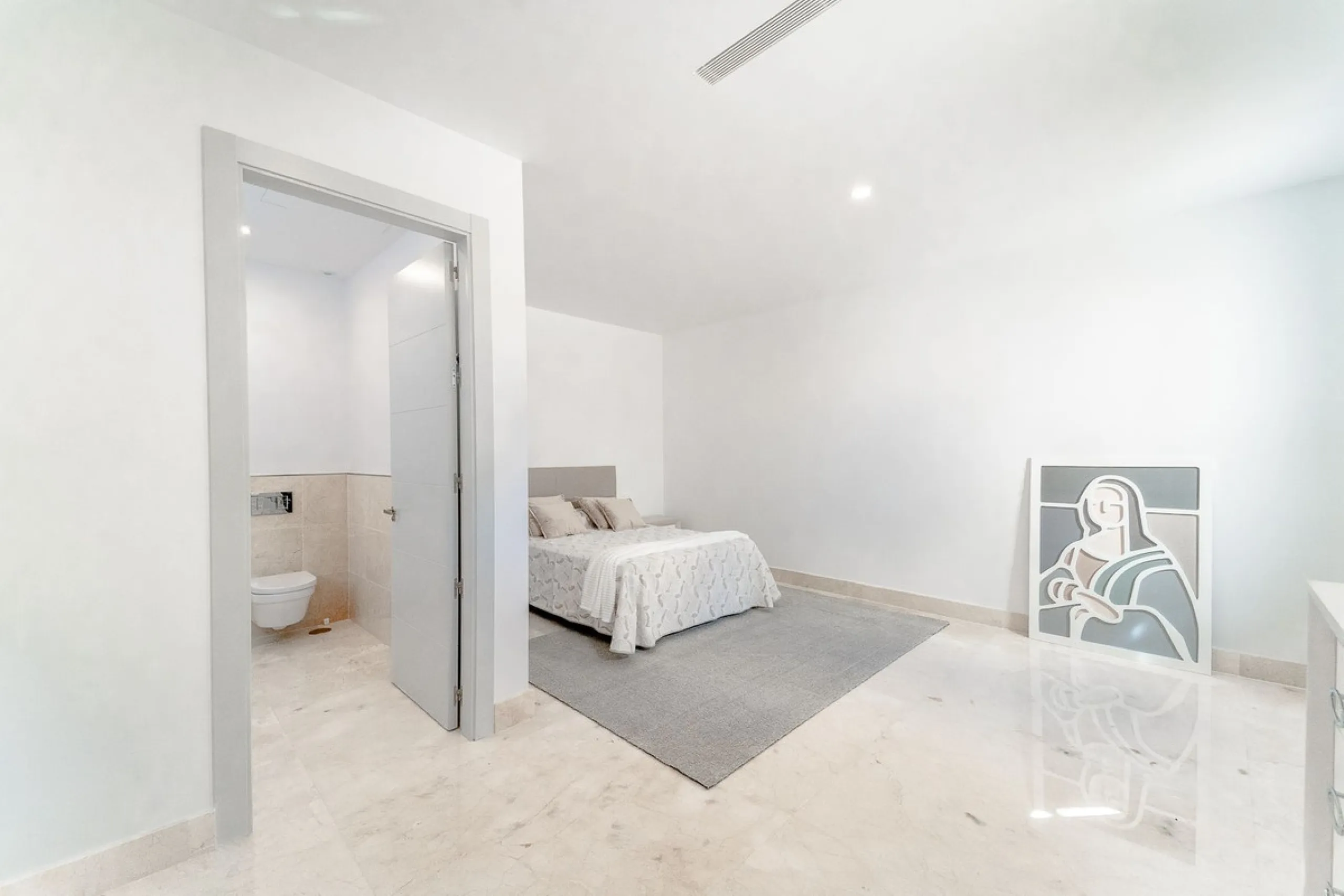 Newly built contemporary villa, finished on two floors plus basement, plus roof top, accessible by stairs and elevator. It is located in a natural environment, surrounded by golf and mountain, providing nice open views to those, panoramic sea view from th