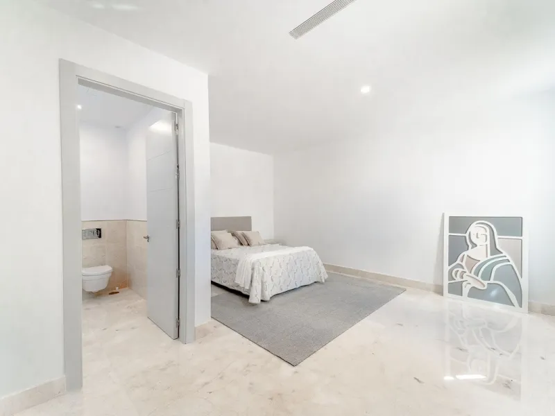 Newly built contemporary villa, finished on two floors plus basement, plus roof top, accessible by stairs and elevator. It is located in a natural environment, surrounded by golf and mountain, providing nice open views to those, panoramic sea view from th