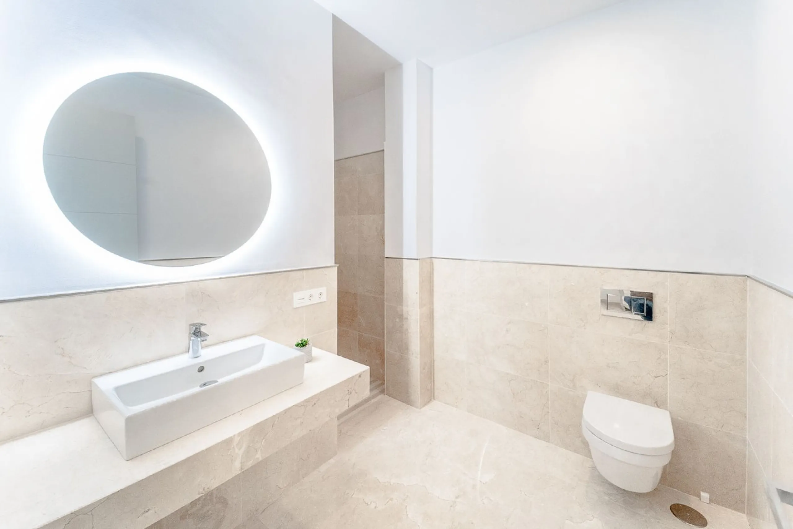Newly built contemporary villa, finished on two floors plus basement, plus roof top, accessible by stairs and elevator. It is located in a natural environment, surrounded by golf and mountain, providing nice open views to those, panoramic sea view from th