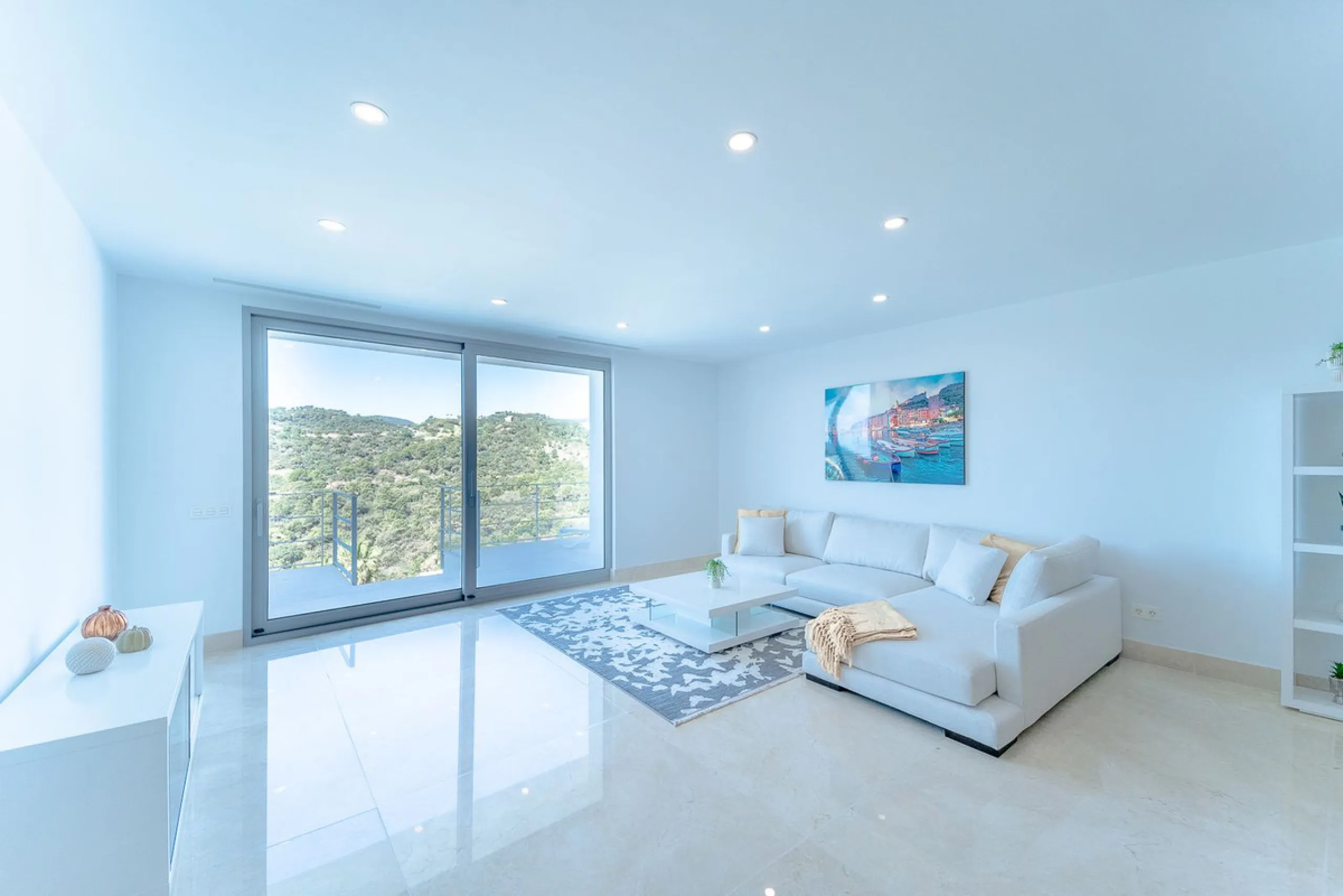 Newly built contemporary villa, finished on two floors plus basement, plus roof top, accessible by stairs and elevator. It is located in a natural environment, surrounded by golf and mountain, providing nice open views to those, panoramic sea view from th