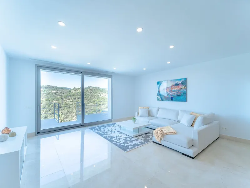 Newly built contemporary villa, finished on two floors plus basement, plus roof top, accessible by stairs and elevator. It is located in a natural environment, surrounded by golf and mountain, providing nice open views to those, panoramic sea view from th
