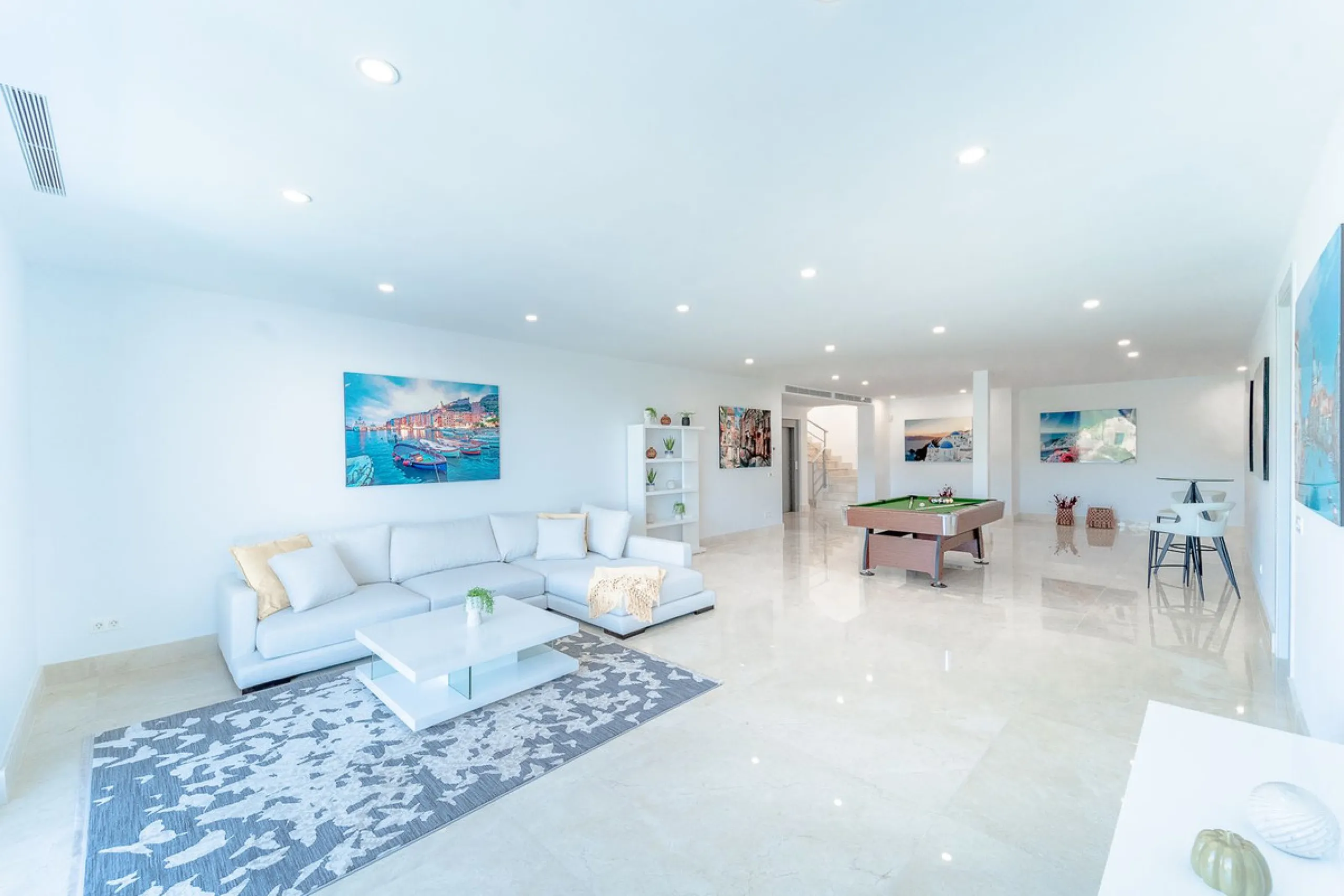 Newly built contemporary villa, finished on two floors plus basement, plus roof top, accessible by stairs and elevator. It is located in a natural environment, surrounded by golf and mountain, providing nice open views to those, panoramic sea view from th