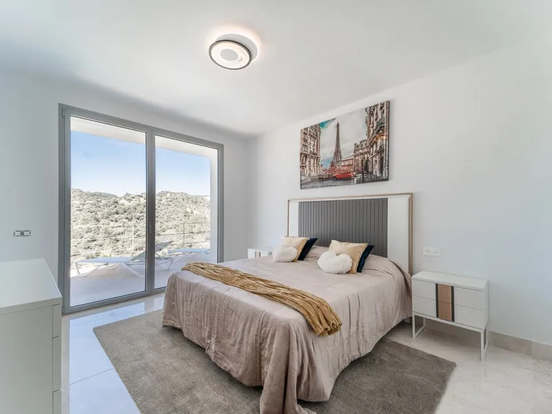 Newly built contemporary villa, finished on two floors plus basement, plus roof top, accessible by stairs and elevator. It is located in a natural environment, surrounded by golf and mountain, providing nice open views to those, panoramic sea view from th