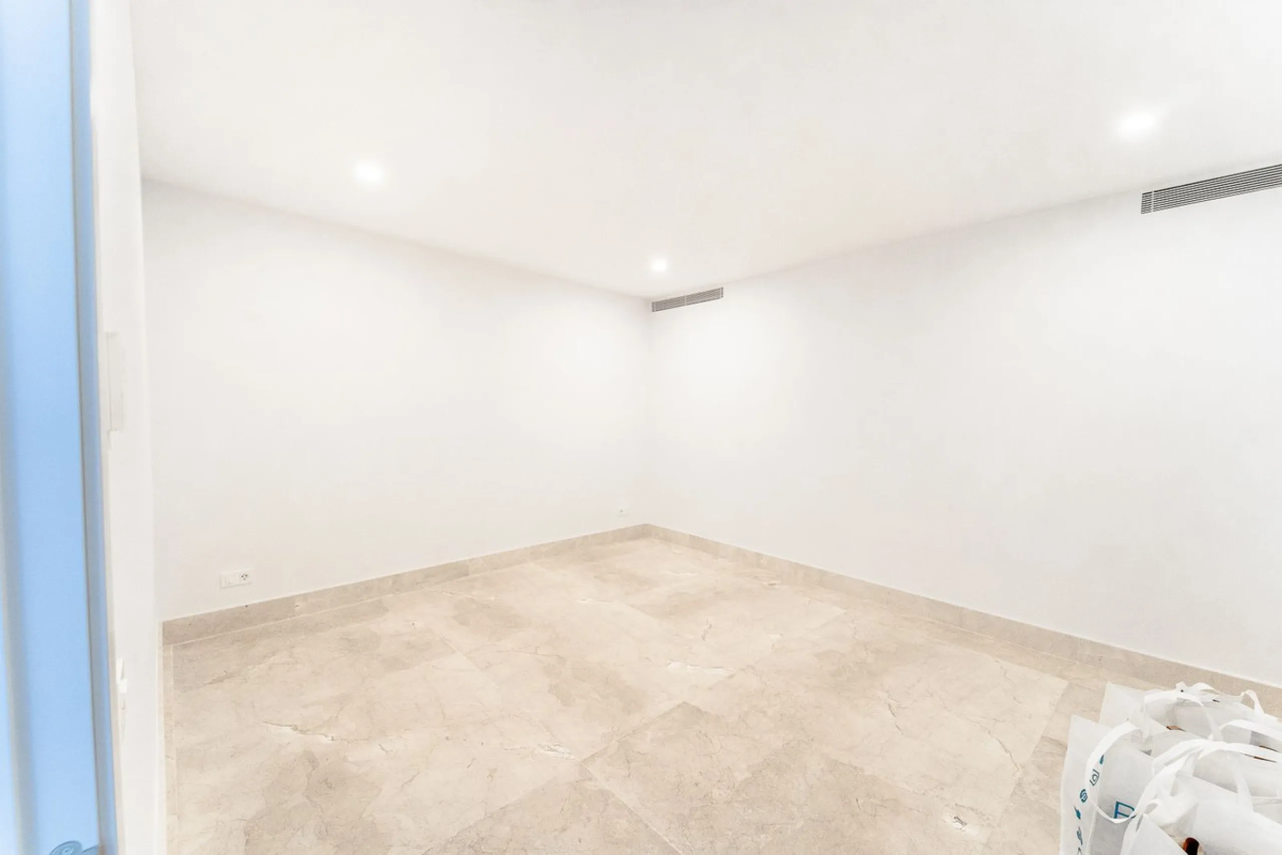 Newly built contemporary villa, finished on two floors plus basement, plus roof top, accessible by stairs and elevator. It is located in a natural environment, surrounded by golf and mountain, providing nice open views to those, panoramic sea view from th