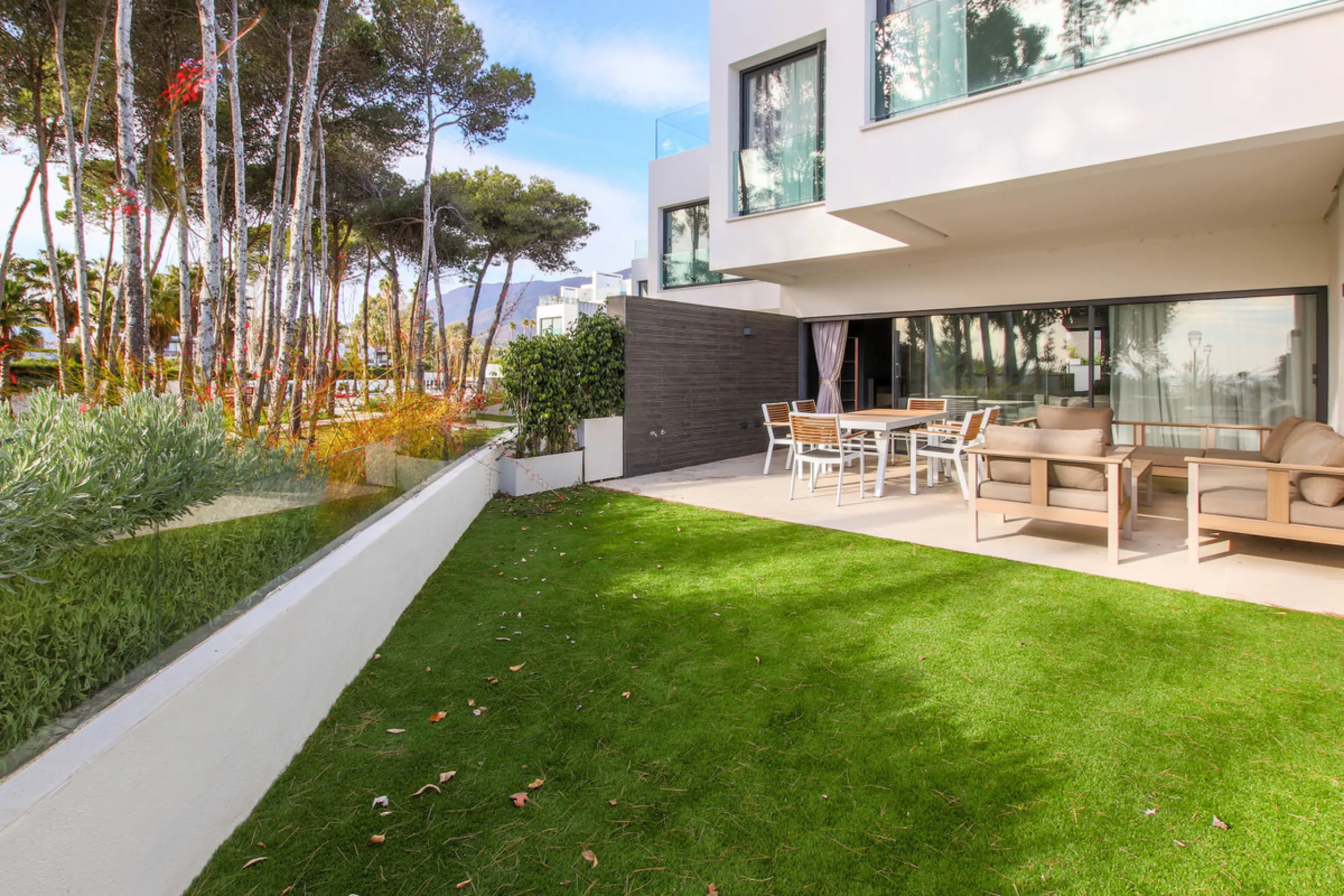 TOWNHOUSE IN FIRST LINE OF THE BEACH, ESTEPONA
