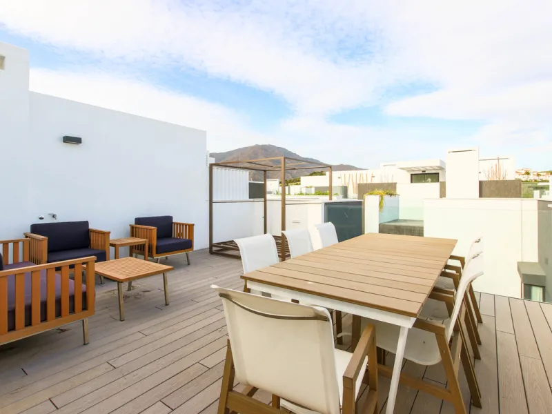 TOWNHOUSE IN FIRST LINE OF THE BEACH, ESTEPONA