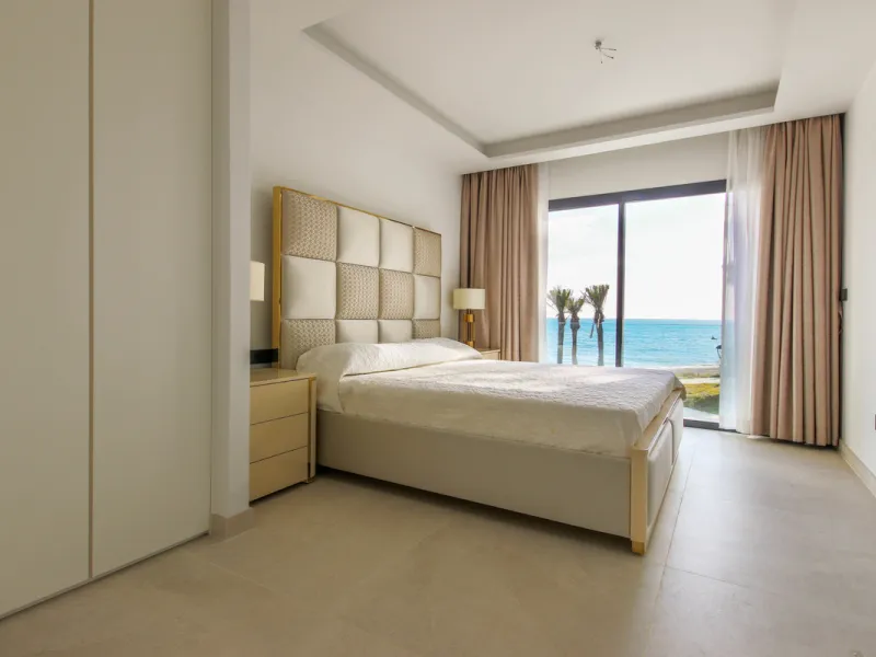 TOWNHOUSE IN FIRST LINE OF THE BEACH, ESTEPONA