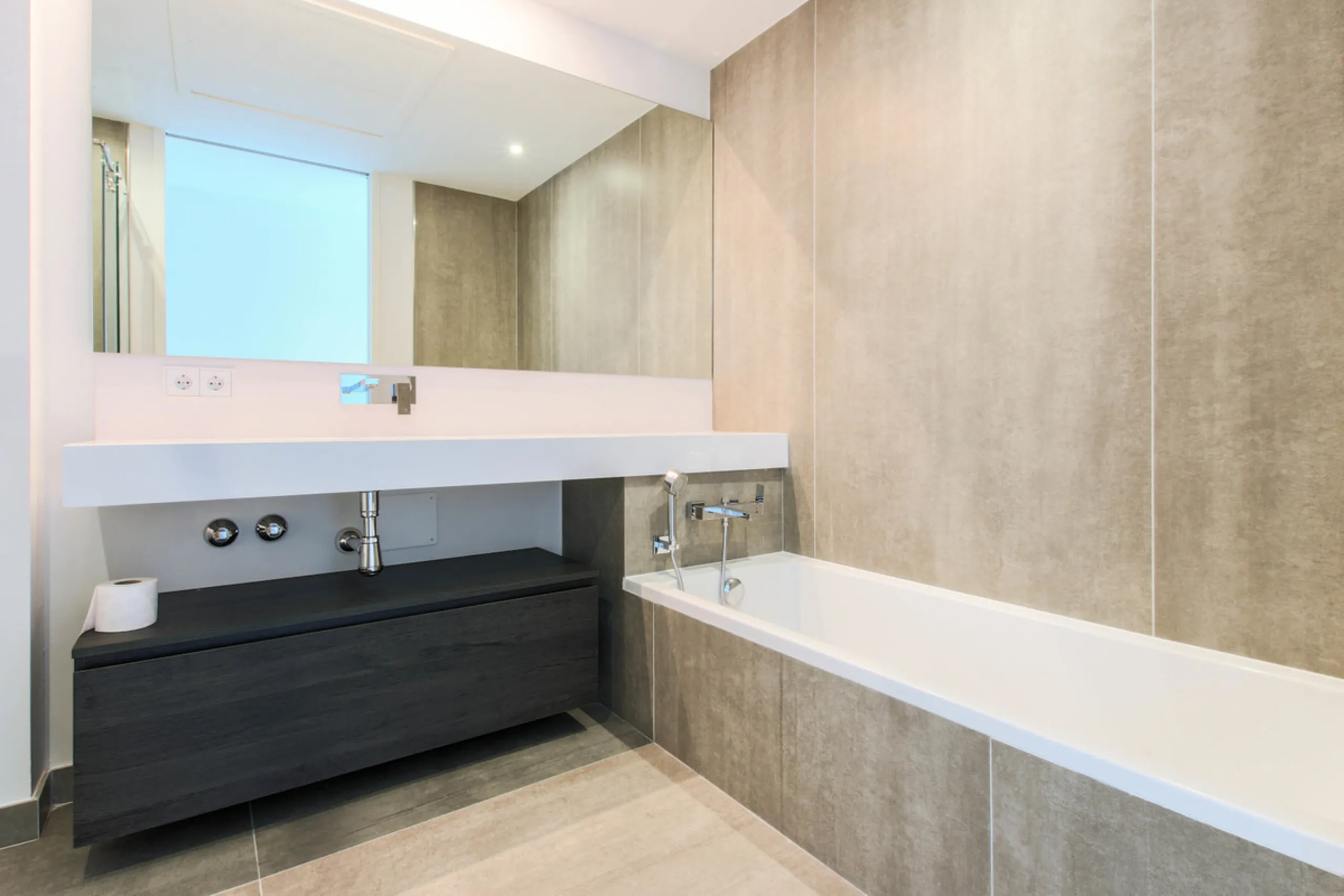 TOWNHOUSE IN FIRST LINE OF THE BEACH, ESTEPONA