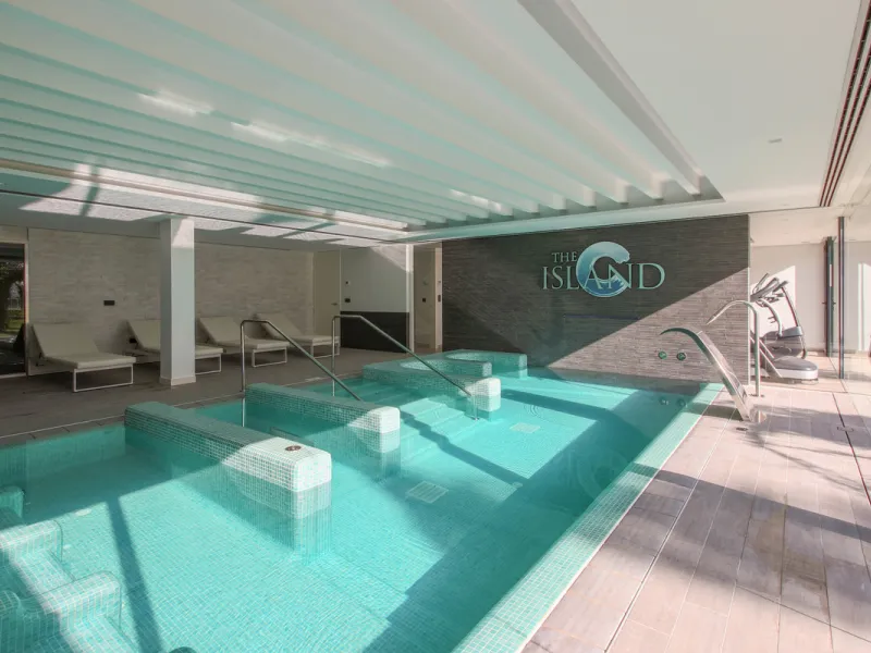 TOWNHOUSE IN FIRST LINE OF THE BEACH, ESTEPONA