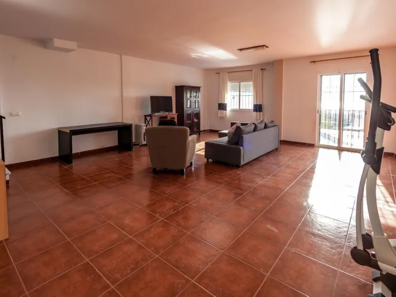 GREAT OPPORTUNITY! Bright and spacious house located in the sought after area of Puerto Blanquillo in Frigiliana, with un interrupted views over the valley towards Nerja and the Mediterranean Sea. The house is on a corner plot and has two independent entr