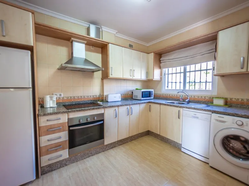 GREAT OPPORTUNITY! Bright and spacious house located in the sought after area of Puerto Blanquillo in Frigiliana, with un interrupted views over the valley towards Nerja and the Mediterranean Sea. The house is on a corner plot and has two independent entr