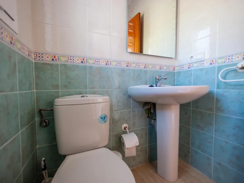 GREAT OPPORTUNITY! Bright and spacious house located in the sought after area of Puerto Blanquillo in Frigiliana, with un interrupted views over the valley towards Nerja and the Mediterranean Sea. The house is on a corner plot and has two independent entr