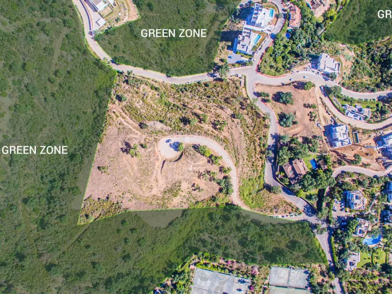 Plot - Residential Plot в продаже в Marbella, Málaga. Площадь участка 16122 м²
