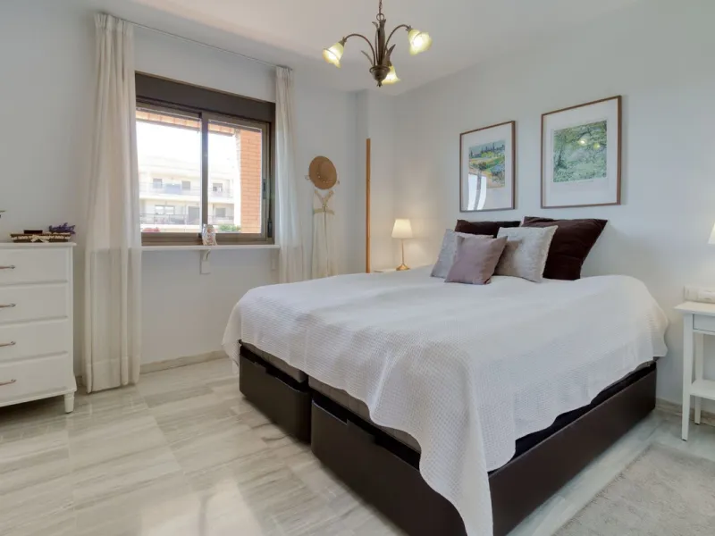Gut gepflegte Etagenwohnung mit sonniger Terrasse in der Nähe des Bahnhofs El Pinillo in Torremolinos