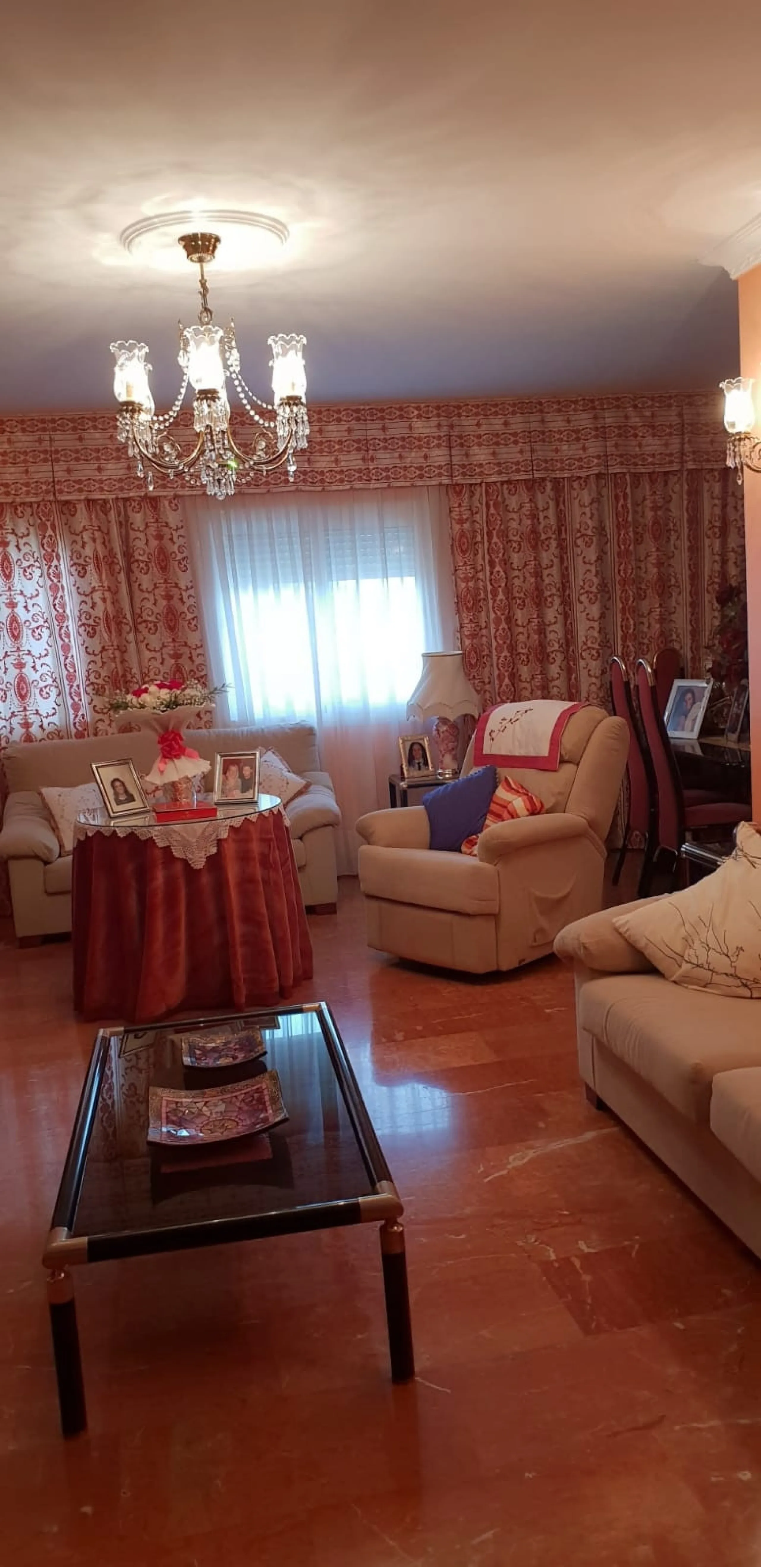 2936-V  Villa in Alhaurin de la Torre located in a privileged environment. Villa located close to  Costa del Sol area,  from which you have a comfortable  and easy access to all the services of Alhaurin de la Torre, surrounded by nature and being able to 