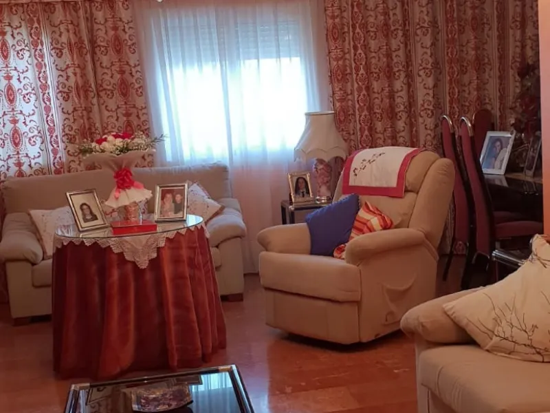 2936-V  Villa in Alhaurin de la Torre located in a privileged environment. Villa located close to  Costa del Sol area,  from which you have a comfortable  and easy access to all the services of Alhaurin de la Torre, surrounded by nature and being able to 