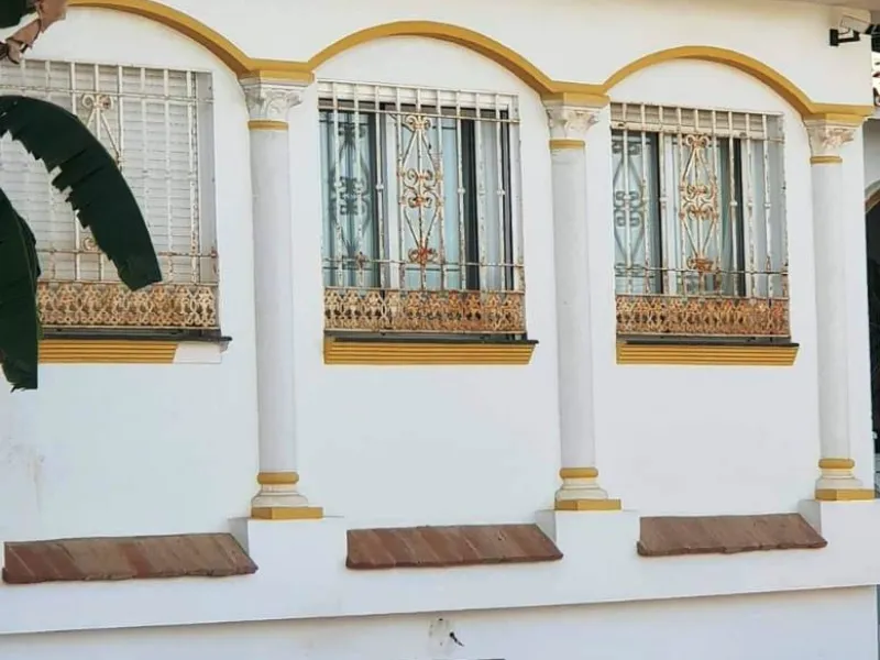 2936-V  Villa in Alhaurin de la Torre located in a privileged environment. Villa located close to  Costa del Sol area,  from which you have a comfortable  and easy access to all the services of Alhaurin de la Torre, surrounded by nature and being able to 