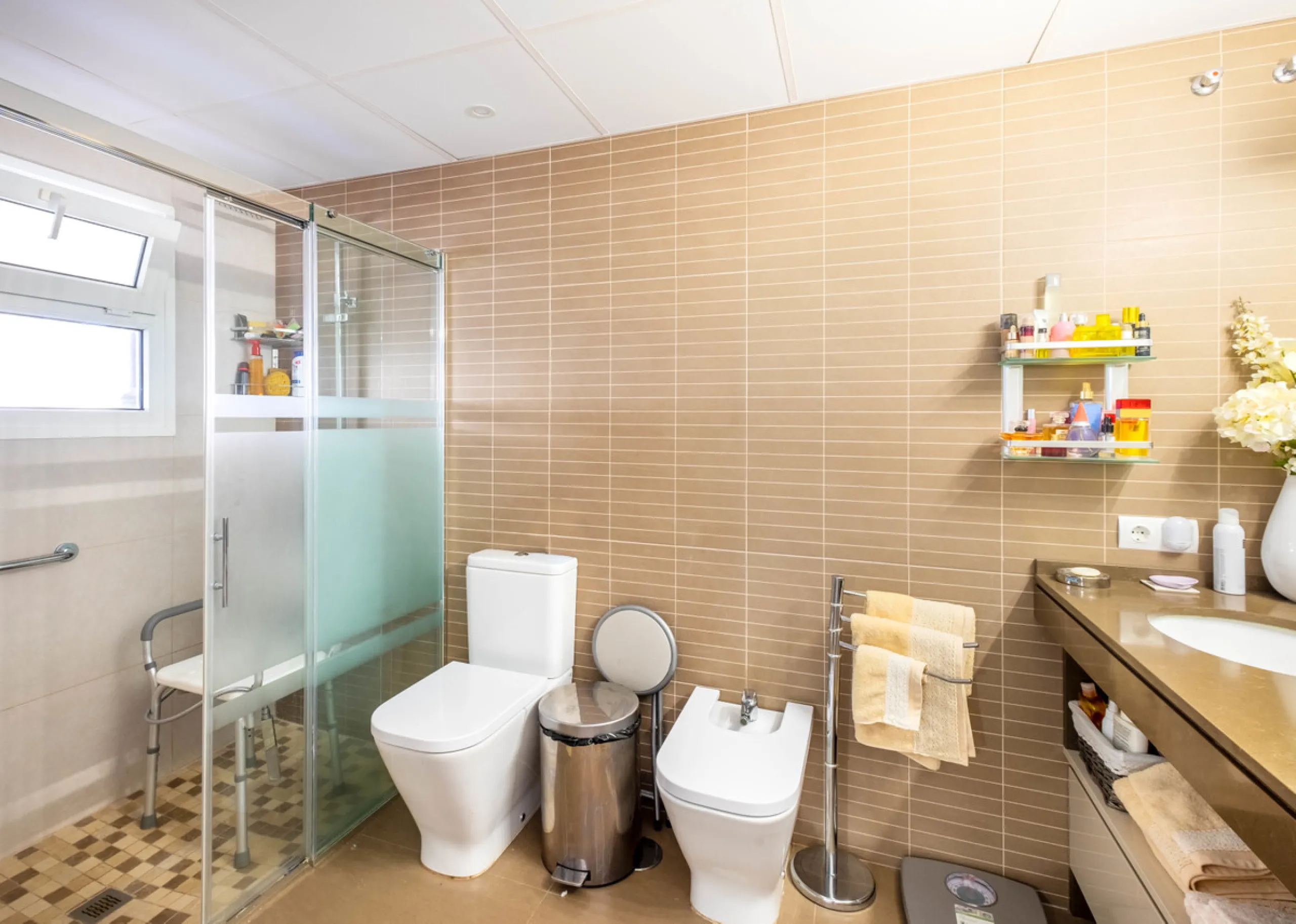House - Townhouse в продаже в Fuengirola, Málaga. В доме 4 спален и 4 ванных комнат. Площадь дома 285 м²