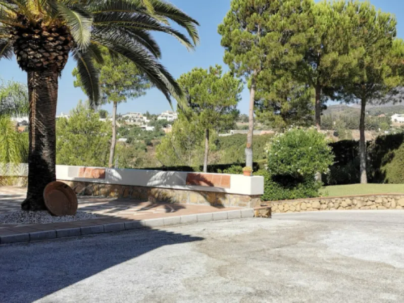 House - Detached Villa в продаже в Estepona, Málaga. В доме 5 спален и 5 ванных комнат. Площадь дома 387 м². Площадь участка 5520 м²
