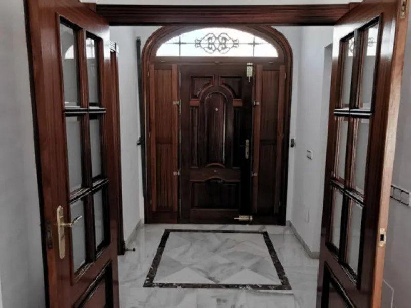 House - Detached Villa в продаже в Estepona, Málaga. В доме 5 спален и 5 ванных комнат. Площадь дома 387 м². Площадь участка 5520 м²