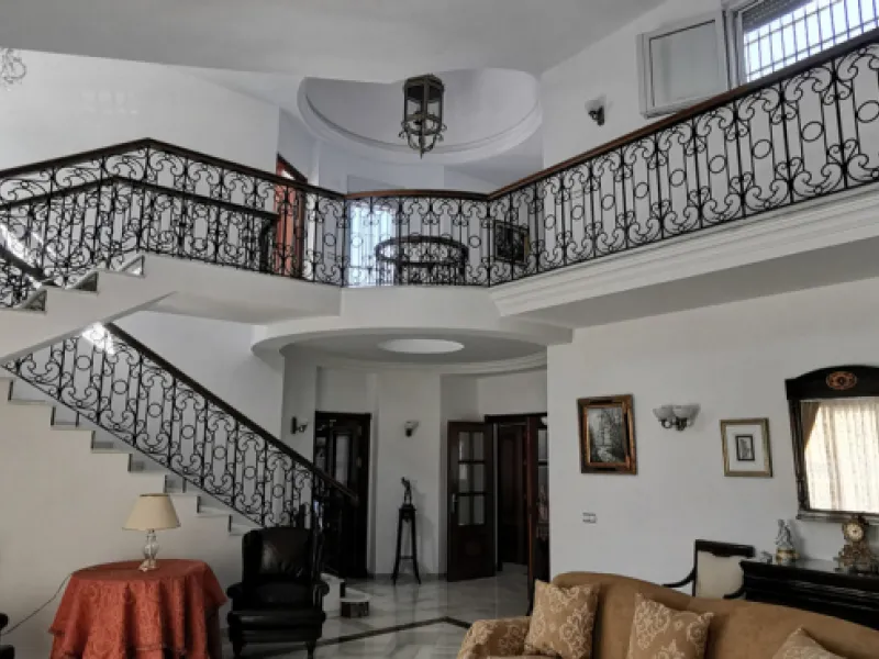 House - Detached Villa в продаже в Estepona, Málaga. В доме 5 спален и 5 ванных комнат. Площадь дома 387 м². Площадь участка 5520 м²