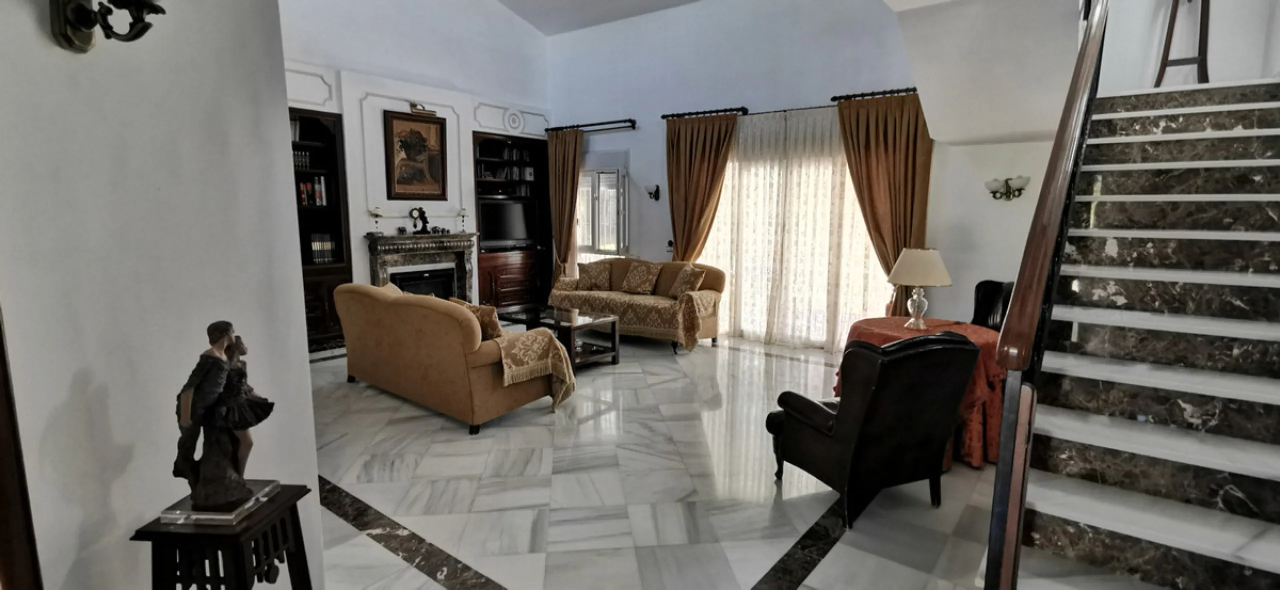 House - Detached Villa в продаже в Estepona, Málaga. В доме 5 спален и 5 ванных комнат. Площадь дома 387 м². Площадь участка 5520 м²