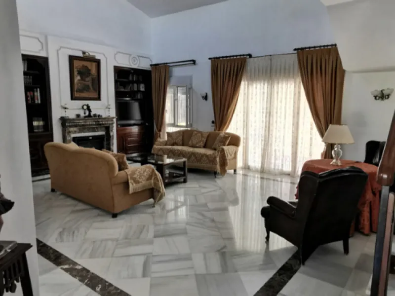 House - Detached Villa в продаже в Estepona, Málaga. В доме 5 спален и 5 ванных комнат. Площадь дома 387 м². Площадь участка 5520 м²