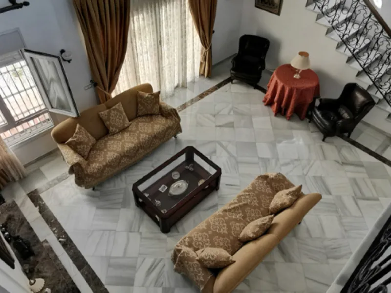 House - Detached Villa в продаже в Estepona, Málaga. В доме 5 спален и 5 ванных комнат. Площадь дома 387 м². Площадь участка 5520 м²