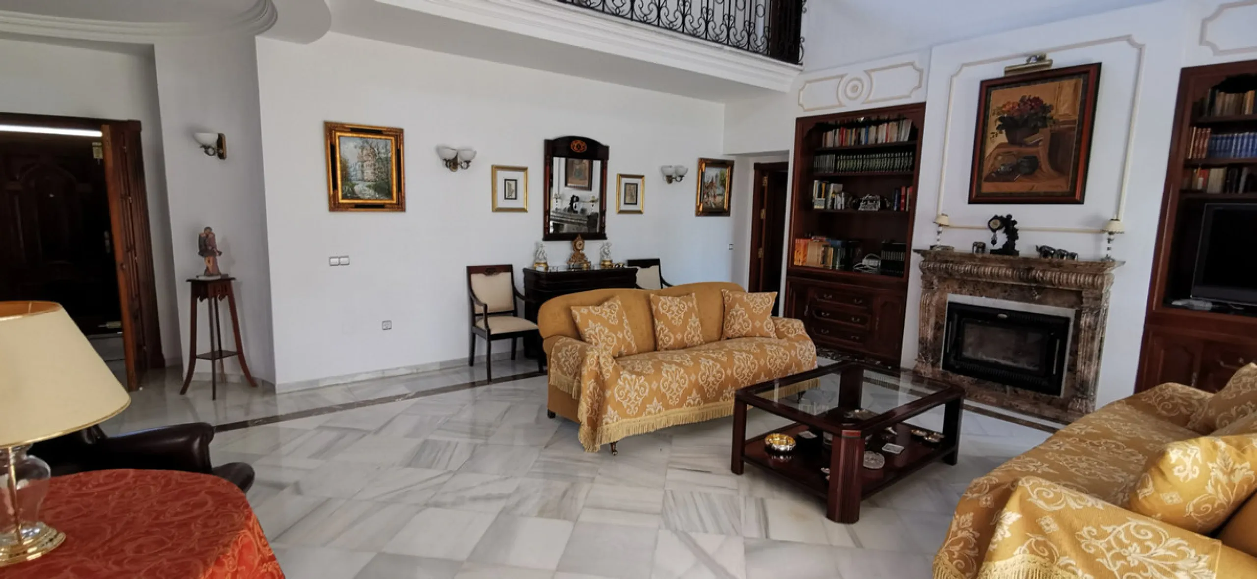 House - Detached Villa в продаже в Estepona, Málaga. В доме 5 спален и 5 ванных комнат. Площадь дома 387 м². Площадь участка 5520 м²