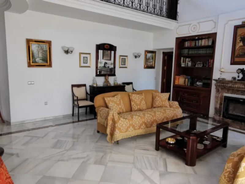 House - Detached Villa в продаже в Estepona, Málaga. В доме 5 спален и 5 ванных комнат. Площадь дома 387 м². Площадь участка 5520 м²
