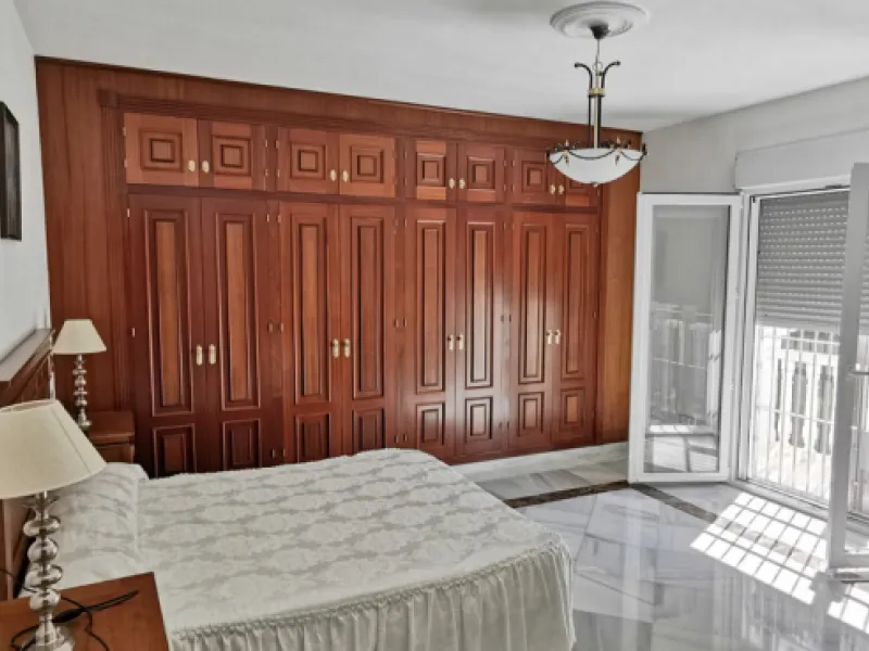 House - Detached Villa в продаже в Estepona, Málaga. В доме 5 спален и 5 ванных комнат. Площадь дома 387 м². Площадь участка 5520 м²