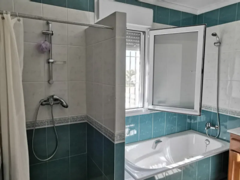 House - Detached Villa в продаже в Estepona, Málaga. В доме 5 спален и 5 ванных комнат. Площадь дома 387 м². Площадь участка 5520 м²