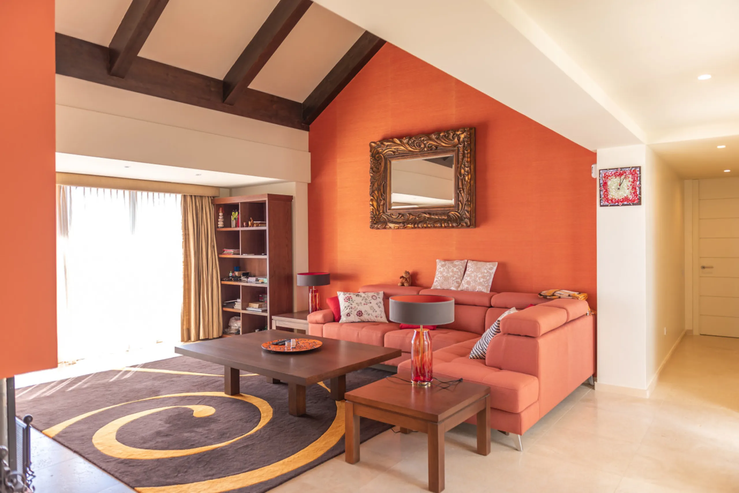 Luxury 3 bedroom penthouse located within one of the best urbanizations in Los Flamingos - frontline to the prestigious 18 hole golf course Los Flamingos Golf and the 6 star Villa Padierna Hotel.