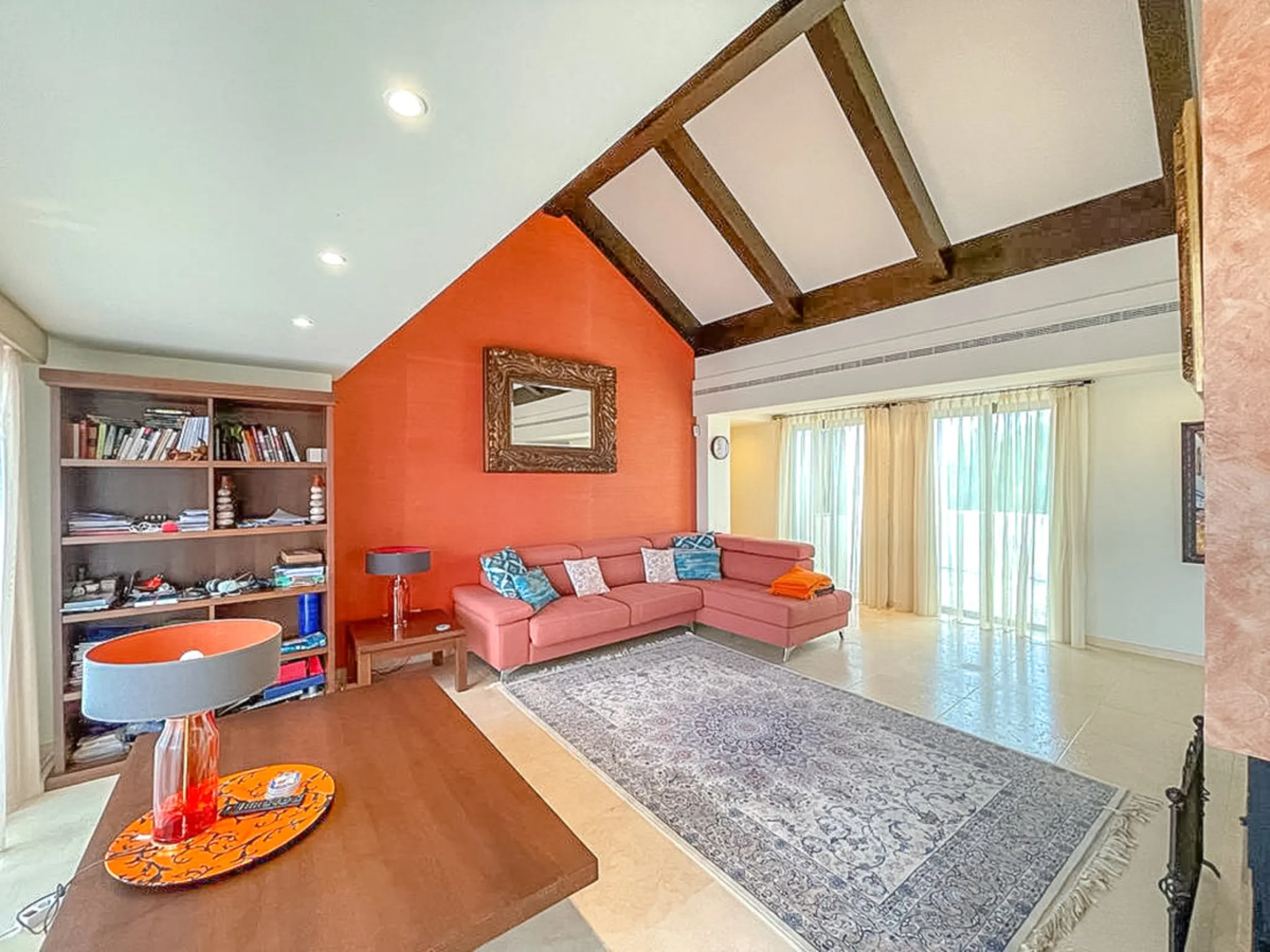 Luxury 3 bedroom penthouse located within one of the best urbanizations in Los Flamingos - frontline to the prestigious 18 hole golf course Los Flamingos Golf and the 6 star Villa Padierna Hotel.
