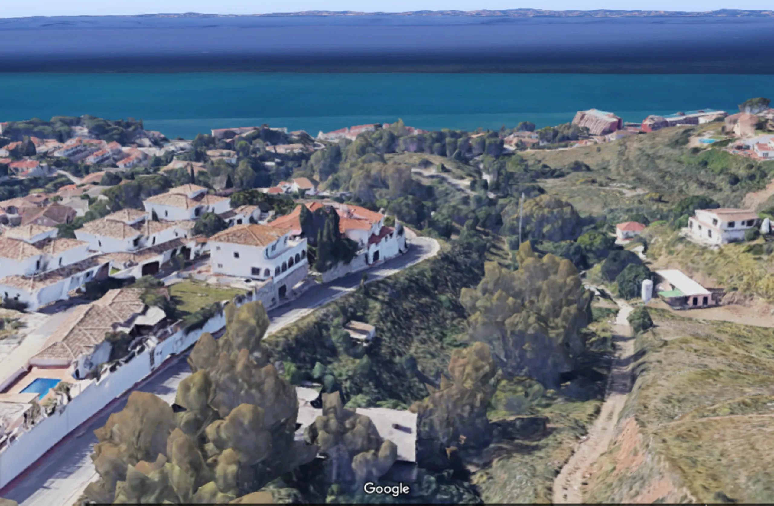 Fantastic plot in a fabulous location with spectacular open sea views to the Mediterranean and surrounded by nature, to build an urbanization up to 20 Town houses or even villas.