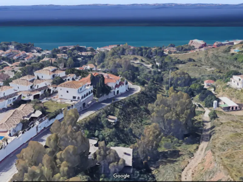 Fantastic plot in a fabulous location with spectacular open sea views to the Mediterranean and surrounded by nature, to build an urbanization up to 20 Town houses or even villas.