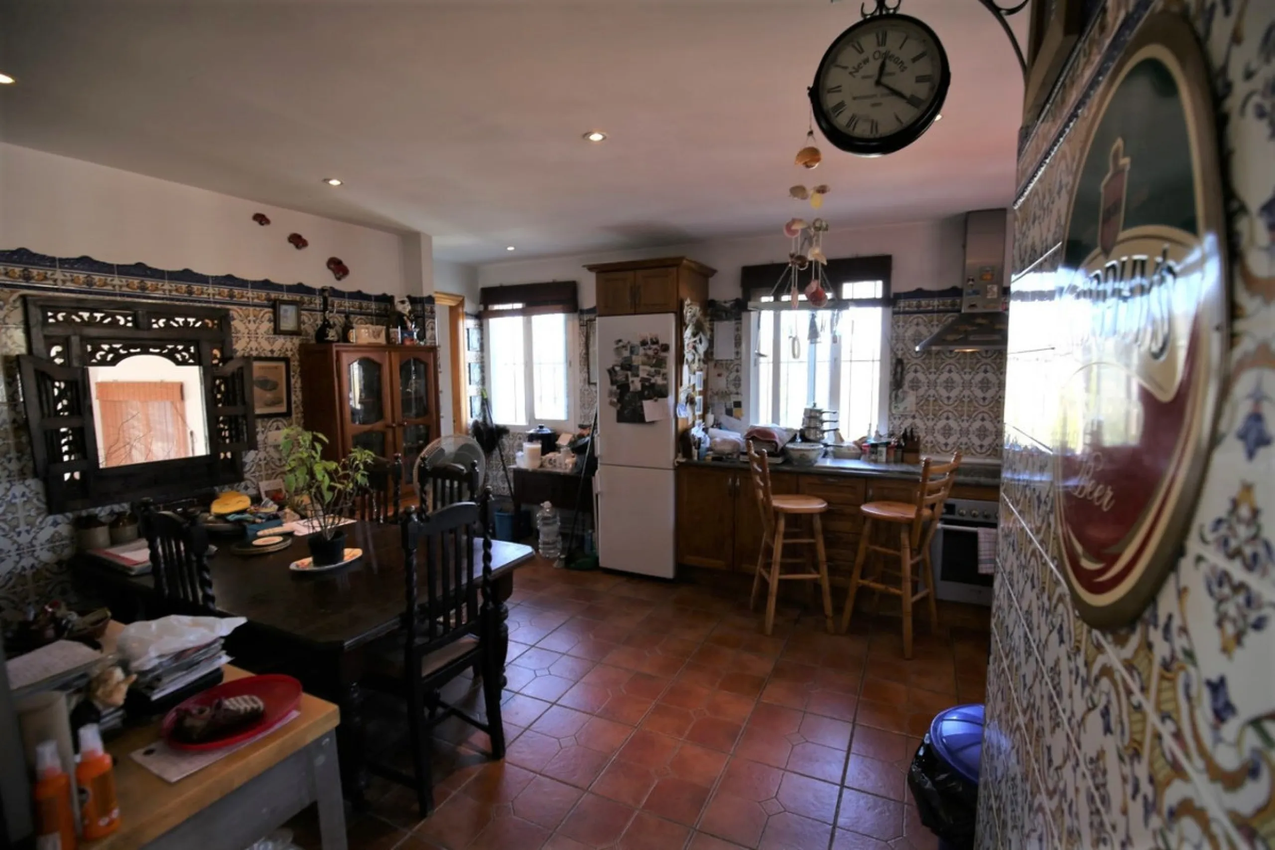If you are looking for the perfect house, with spectacular views, well built and with a unique design, absolute privacy and tranquility, and with a first occupancy license in a country house -something very rare in the country-side-, this is your best opt