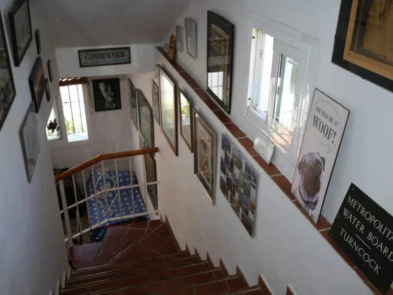 If you are looking for the perfect house, with spectacular views, well built and with a unique design, absolute privacy and tranquility, and with a first occupancy license in a country house -something very rare in the country-side-, this is your best opt