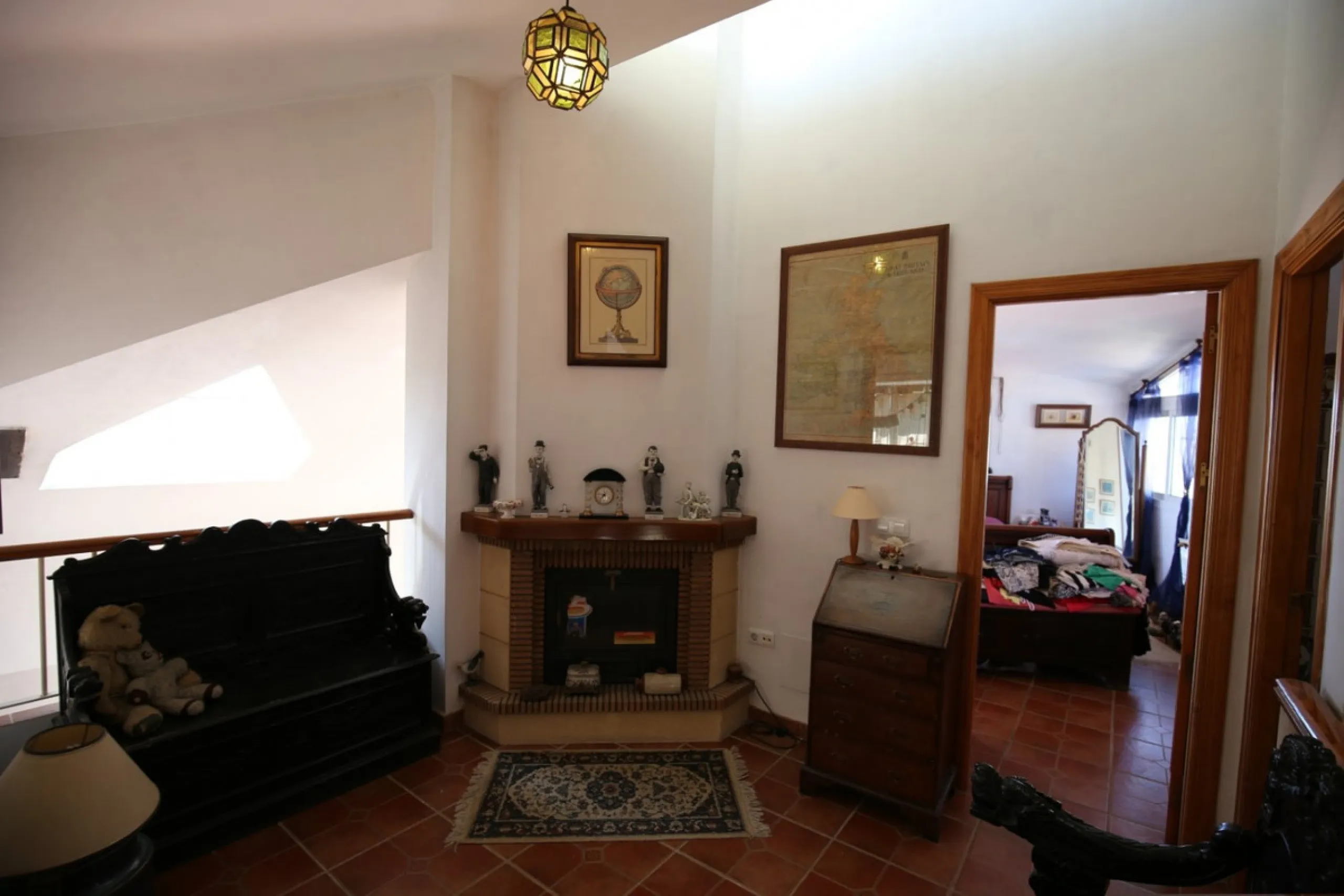If you are looking for the perfect house, with spectacular views, well built and with a unique design, absolute privacy and tranquility, and with a first occupancy license in a country house -something very rare in the country-side-, this is your best opt
