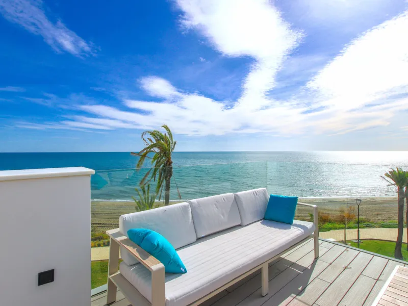 Experience luxury coastal living at The Islands, Estepona, an exclusive first-line beach urbanization offering direct access to the Mediterranean. This prestigious residential community combines modern architecture with elegant design, providing the perfe