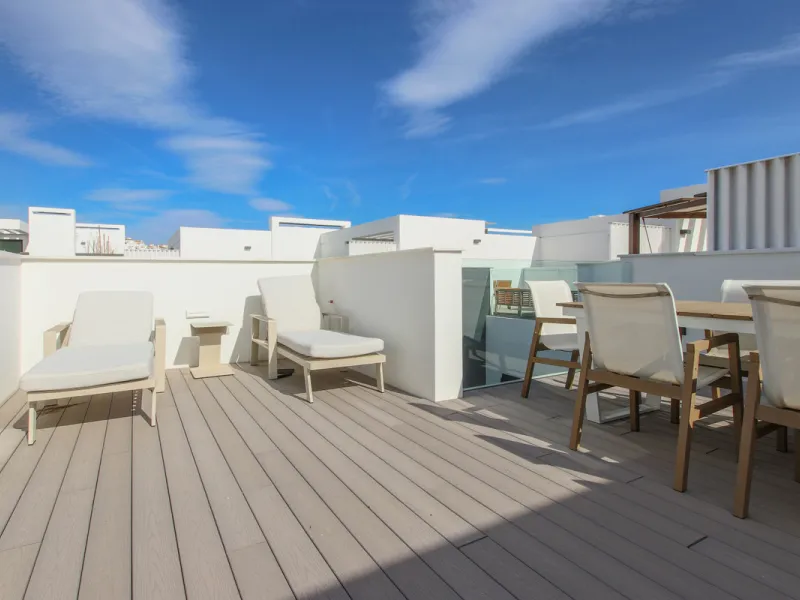 Experience luxury coastal living at The Islands, Estepona, an exclusive first-line beach urbanization offering direct access to the Mediterranean. This prestigious residential community combines modern architecture with elegant design, providing the perfe