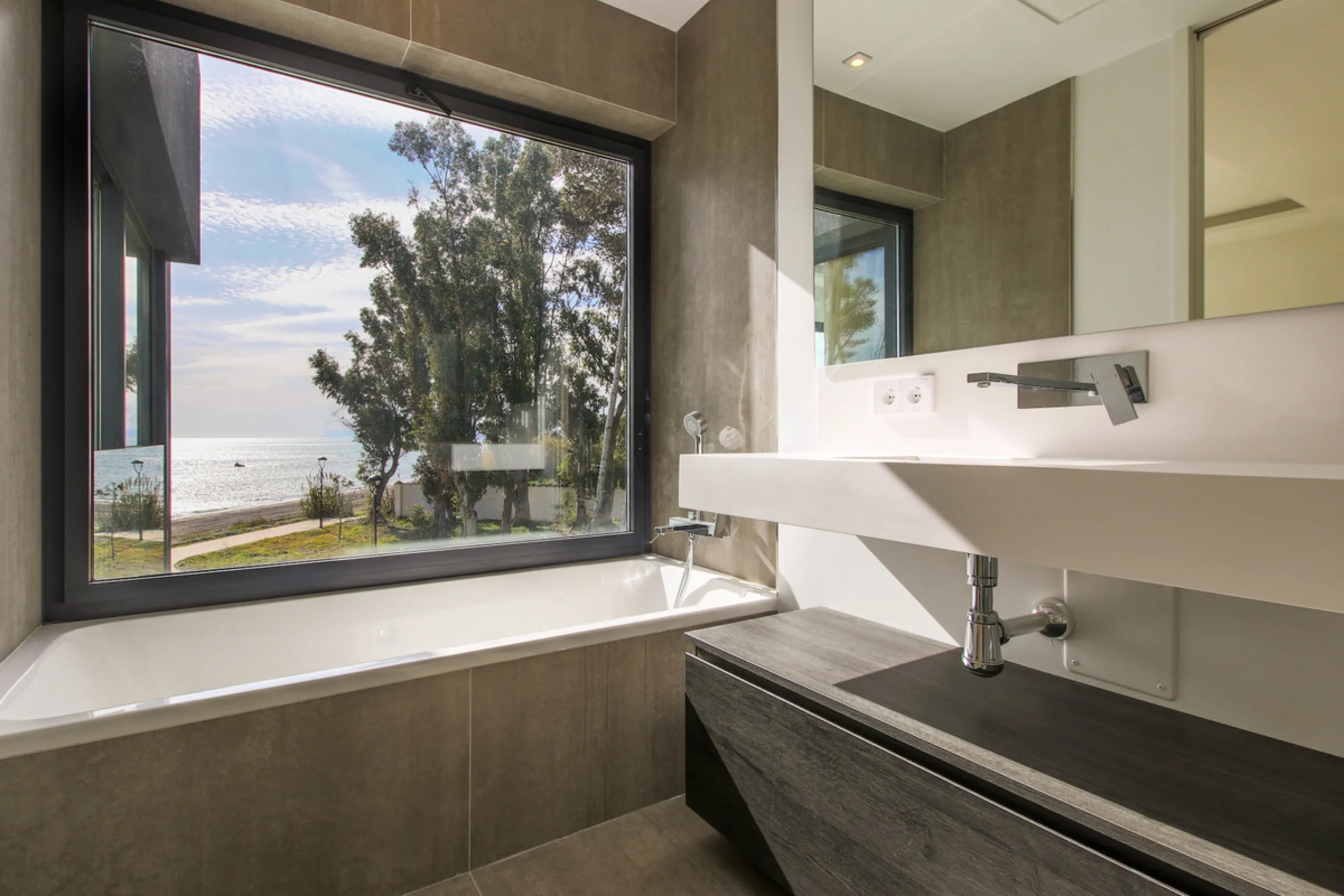 Experience luxury coastal living at The Islands, Estepona, an exclusive first-line beach urbanization offering direct access to the Mediterranean. This prestigious residential community combines modern architecture with elegant design, providing the perfe
