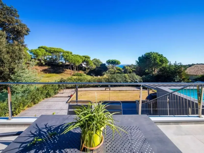 Moderna villa con piscina en Platja d’Aro – Costa Brava
