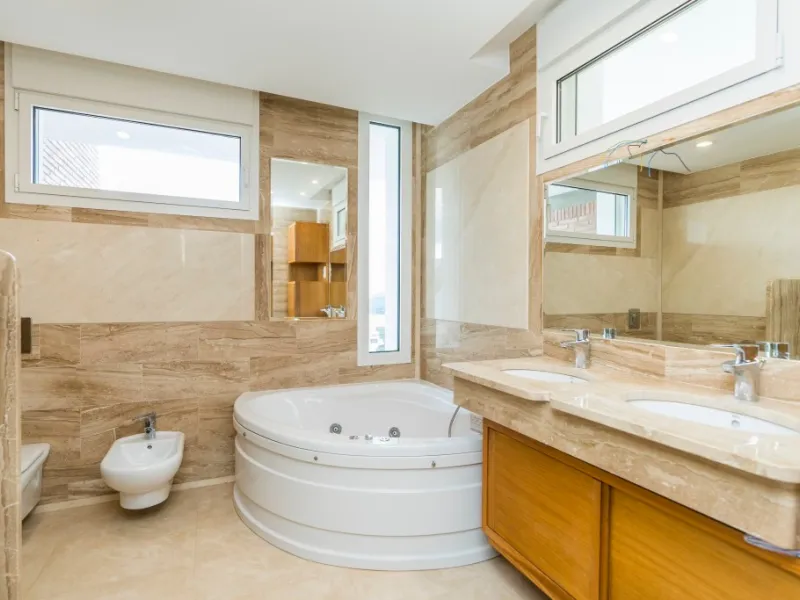 Amazing new built villa in La Mairena with high quality finishing and beautiful pool area. The villa offers on three levels, five bedrooms with en-suite bathrooms, a lovely and bright living room with open fire place, modern open plan kitchen and dining a
