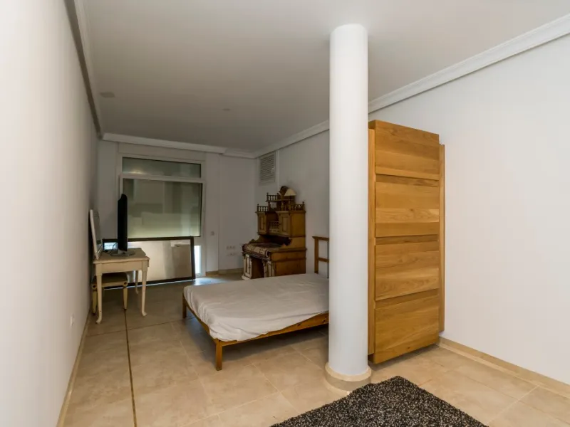 Amazing new built villa in La Mairena with high quality finishing and beautiful pool area. The villa offers on three levels, five bedrooms with en-suite bathrooms, a lovely and bright living room with open fire place, modern open plan kitchen and dining a