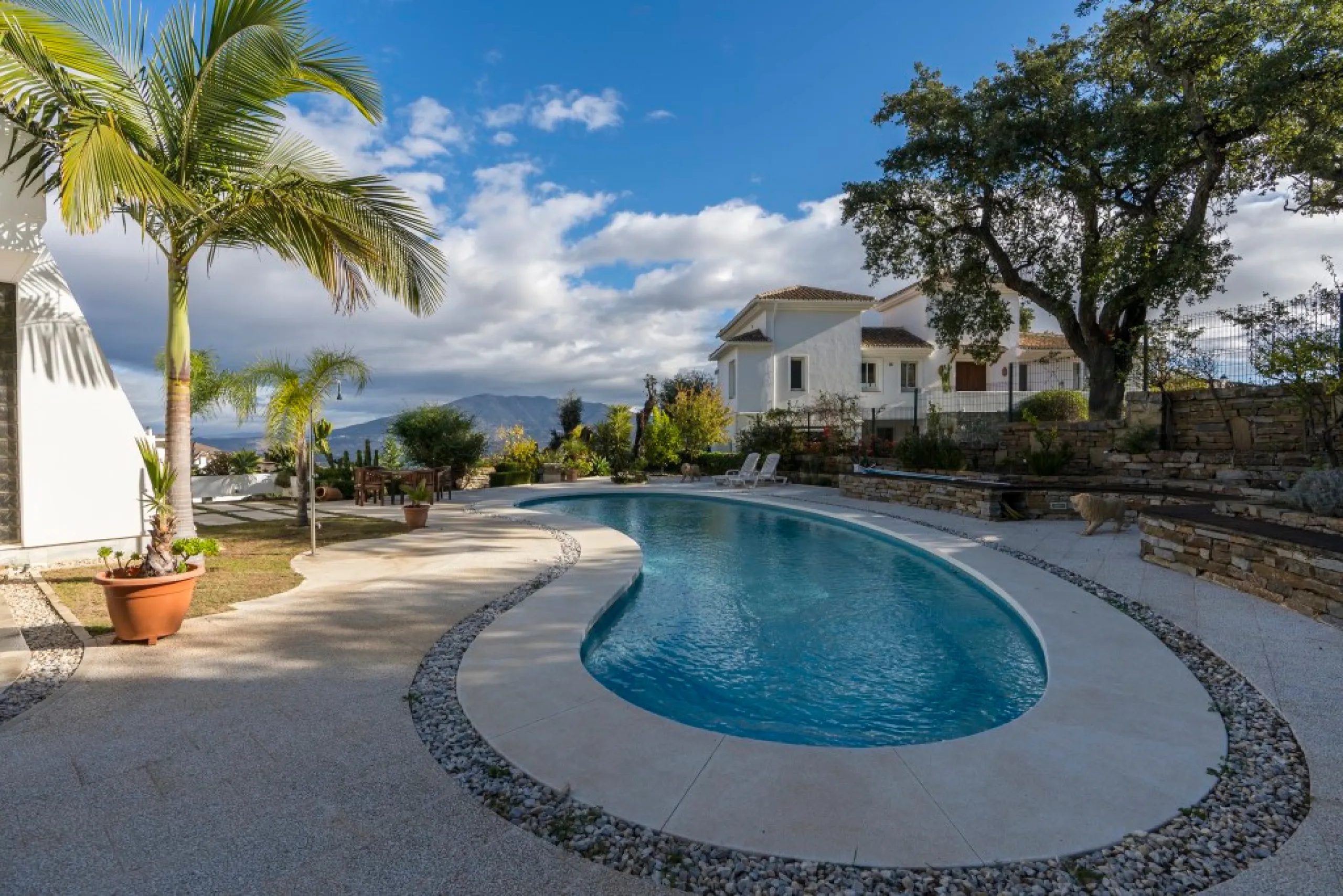Amazing new built villa in La Mairena with high quality finishing and beautiful pool area. The villa offers on three levels, five bedrooms with en-suite bathrooms, a lovely and bright living room with open fire place, modern open plan kitchen and dining a