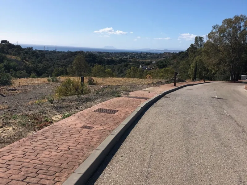 Plot - Residential Plot в продаже в Estepona, Málaga. Площадь участка 4281 м²